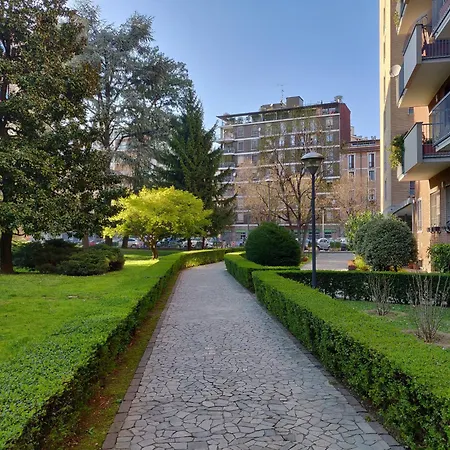 Exclusive Rooftop Apartment With Large Terrace In Solari/Tortona-2
